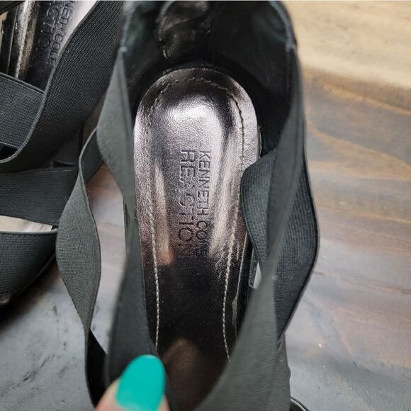Kenneth Cole Reaction Women's Strappy Sandals Solid Black Back Zipper Size 7.5 - Picture 6 of 8